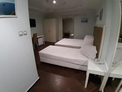 Hotel Raya Tichy Bagian luar foto